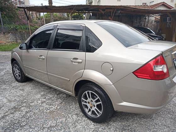 FORD FIESTA 1.6 MPI SEDAN 8V FLEX 4P MANUAL